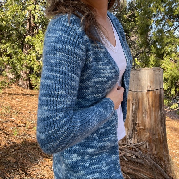 100% Merino Wool Hand knit Cardigan size small, made in the color Seaside :) - Picture 6 of 10